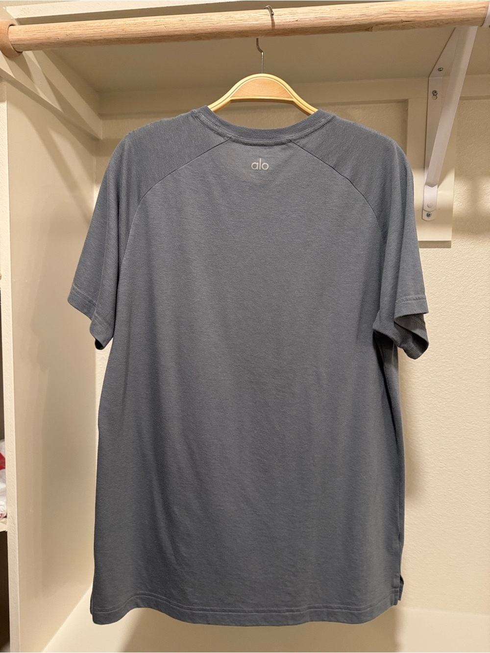 4-Pack ALO Yoga Men's Short Sleeve Crew Neck Tees | Size M - Picture 7 of 16
